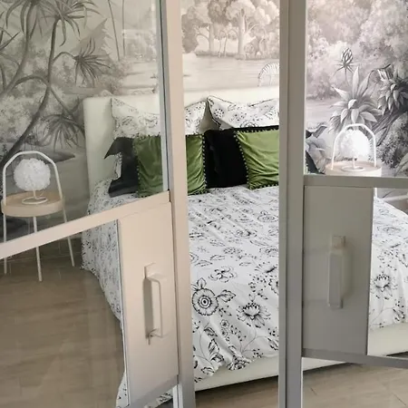 2 Pieces Au Calme Avec Terrasse Et Climatisation