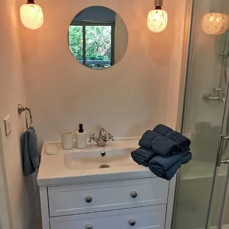 2 Pieces Au Calme Avec Terrasse Et Climatisation *