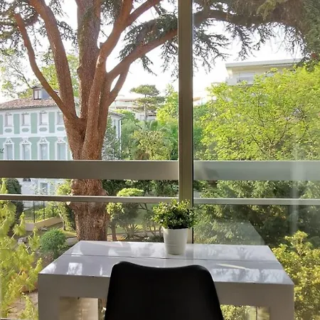2 Pieces Au Calme Avec Terrasse Et Climatisation Nizza