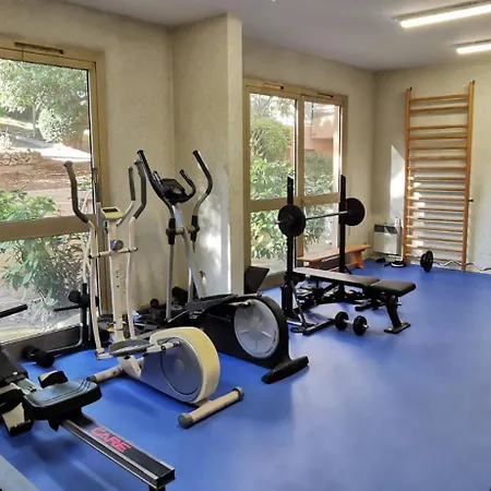 2 Pieces Au Calme Avec Terrasse Et Climatisation Νίκαια