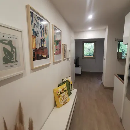 2 Pieces Au Calme Avec Terrasse Et Climatisation Apartman