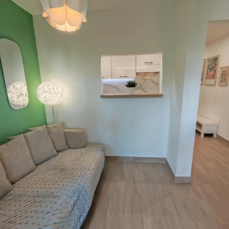 2 Pieces Au Calme Avec Terrasse Et Climatisation Apartman *