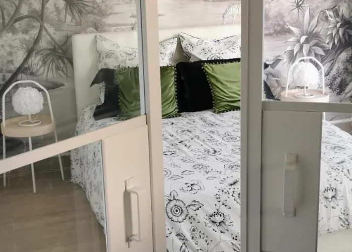 2 Pieces Au Calme Avec Terrasse Et Climatisation