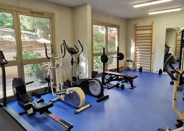 2 Pieces Au Calme Avec Terrasse Et Climatisation Nizza