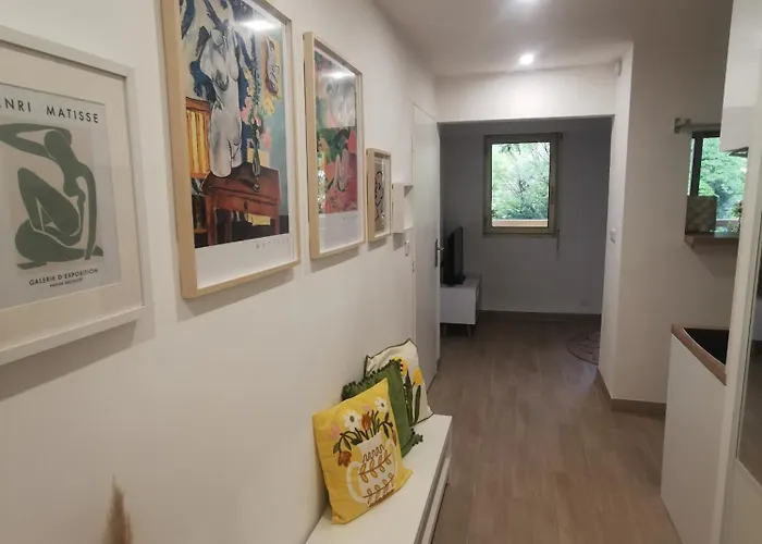 2 Pieces Au Calme Avec Terrasse Et Climatisation アパート